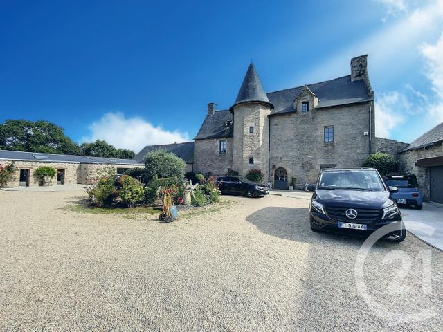 maison à vendre - 9 pièces - 317.83 m2 - PLOUMAGOAR - 22 - BRETAGNE - Century 21 Le Calvez