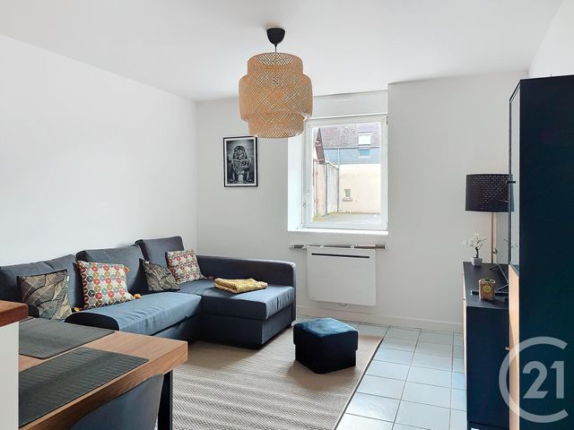 Appartement T1 à louer - 1 pièce - 26.1 m2 - GUINGAMP - 22 - BRETAGNE - Century 21 Le Calvez